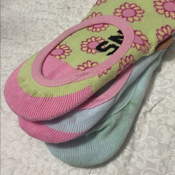 VANS  “OFF THE WALL”  No-Show Socks
BUNDLE OF THREE PAIRS - Picture 2 of 7
